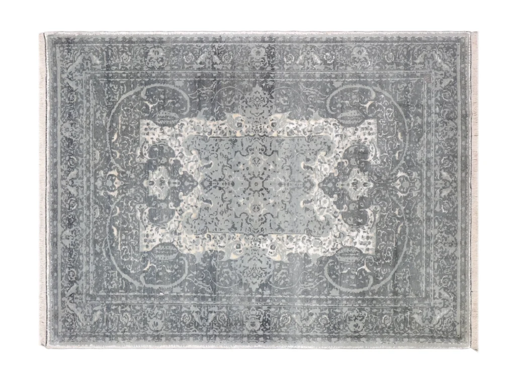 فرش دستباف کرک و ابریشم طرح سر درودی طوسی روشن