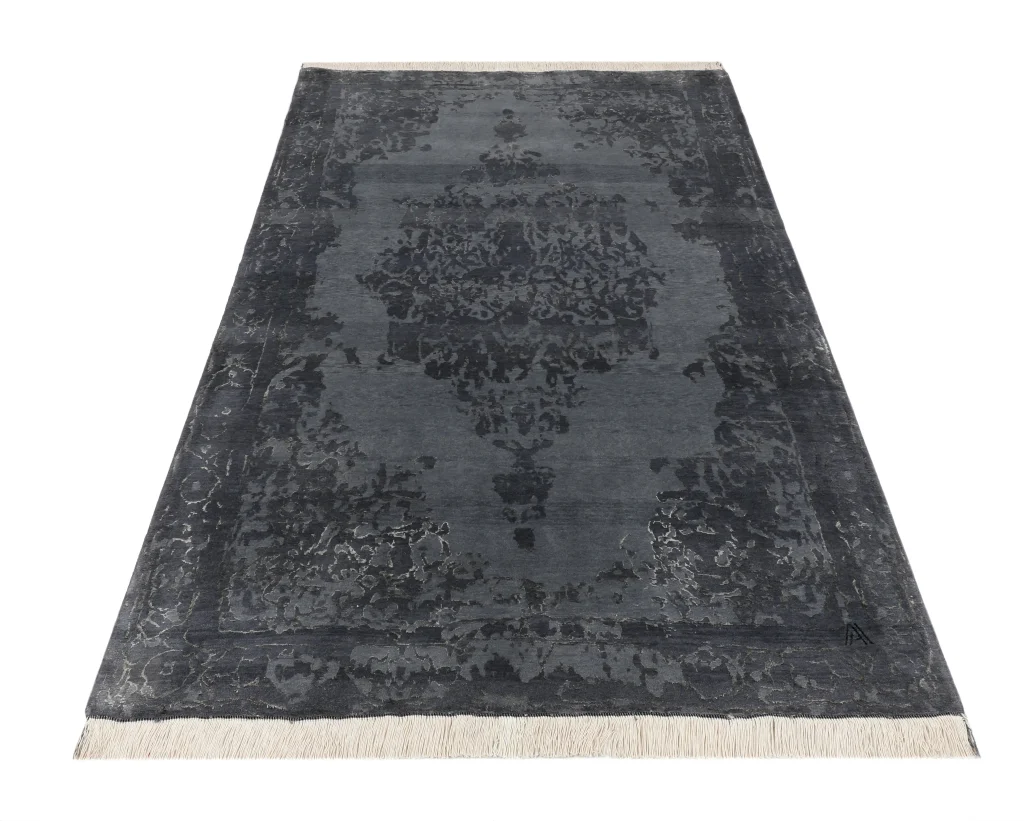 فرش دستباف کرک و ابریشم طرح صدف طوسی خاکستری