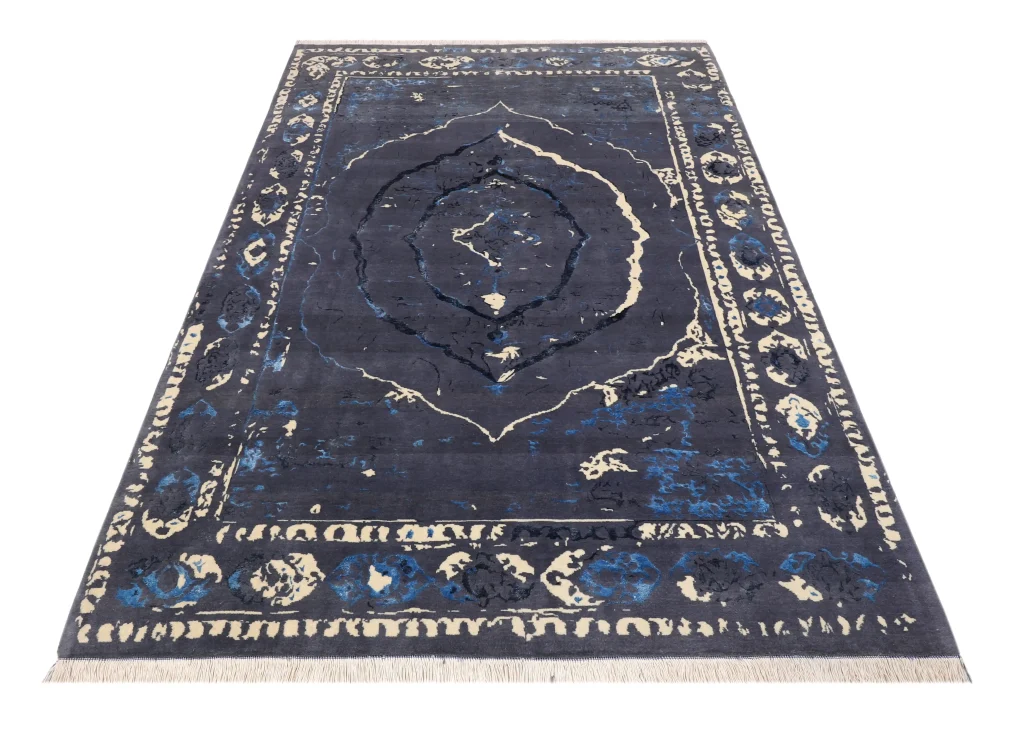 فرش دستباف کرک و ابریشم طرح ۳ ترنج پرده‌ای خاکستری