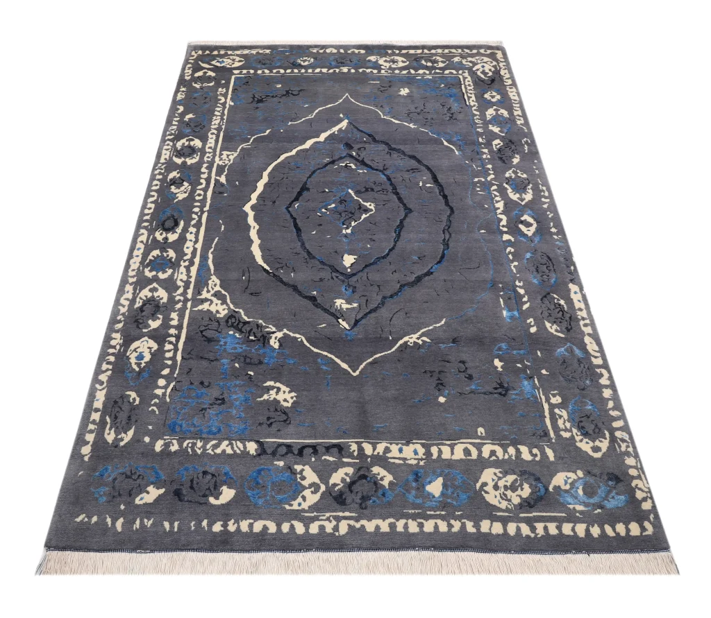 فرش دستباف کرک و ابریشم زمینه طوسی