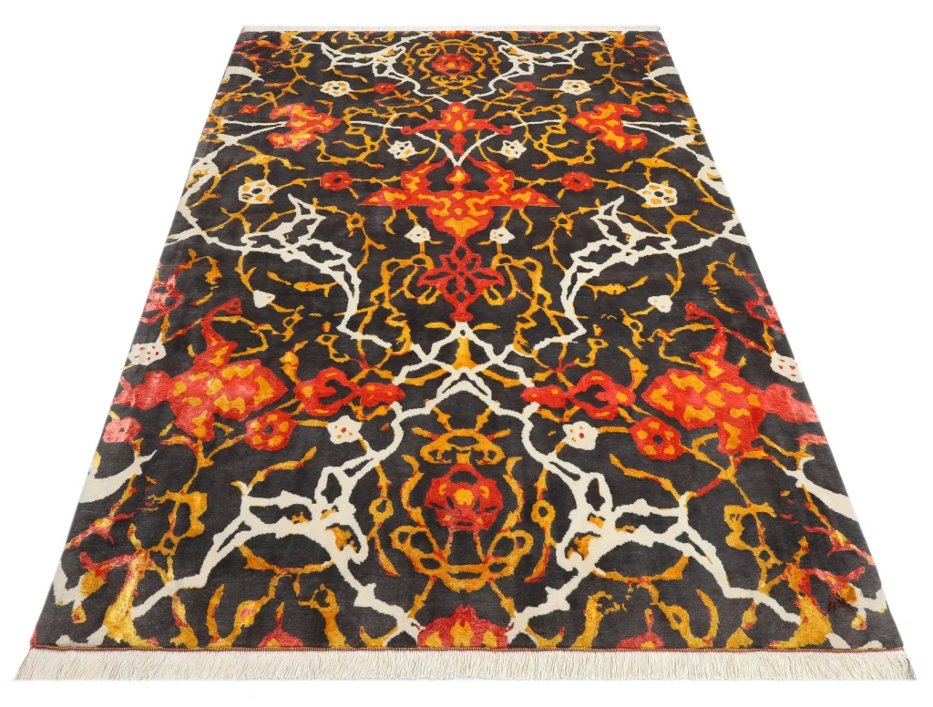 فرش دستباف کرک و ابریشم طرح کاشی‌کاری پرده‌ای