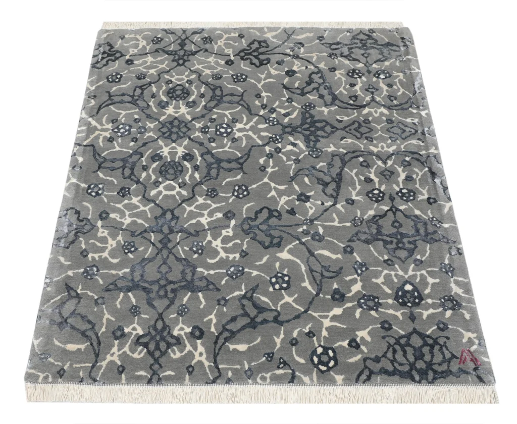 فرش دستباف کرک و ابریشم طرح کاشی‌کاری ذرع و نیم