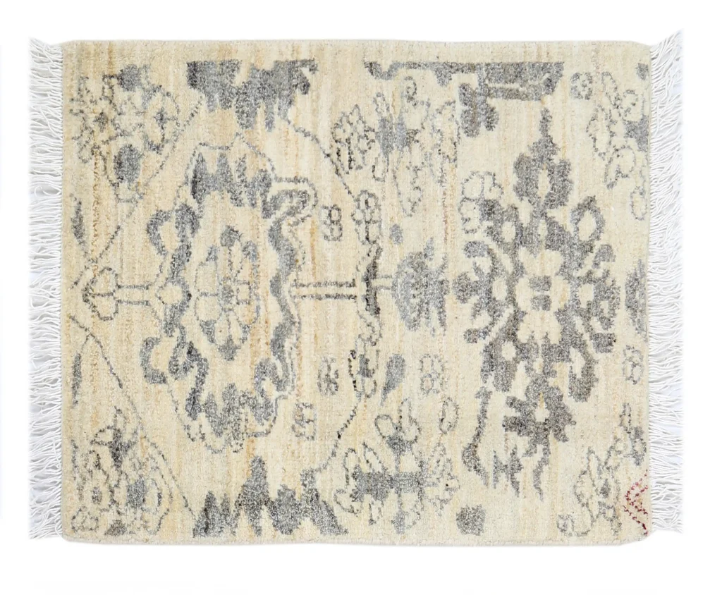 فرش دستباف سلطان‌آباد طرح دانا رنگ کرم طلایی