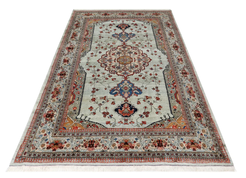 فرش دستبافت تبریز فراهان با زمینه سبز روشن