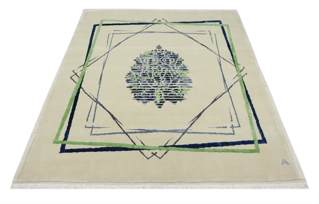 فرش دستباف کرک و ابریشم بژ روشن کرمی