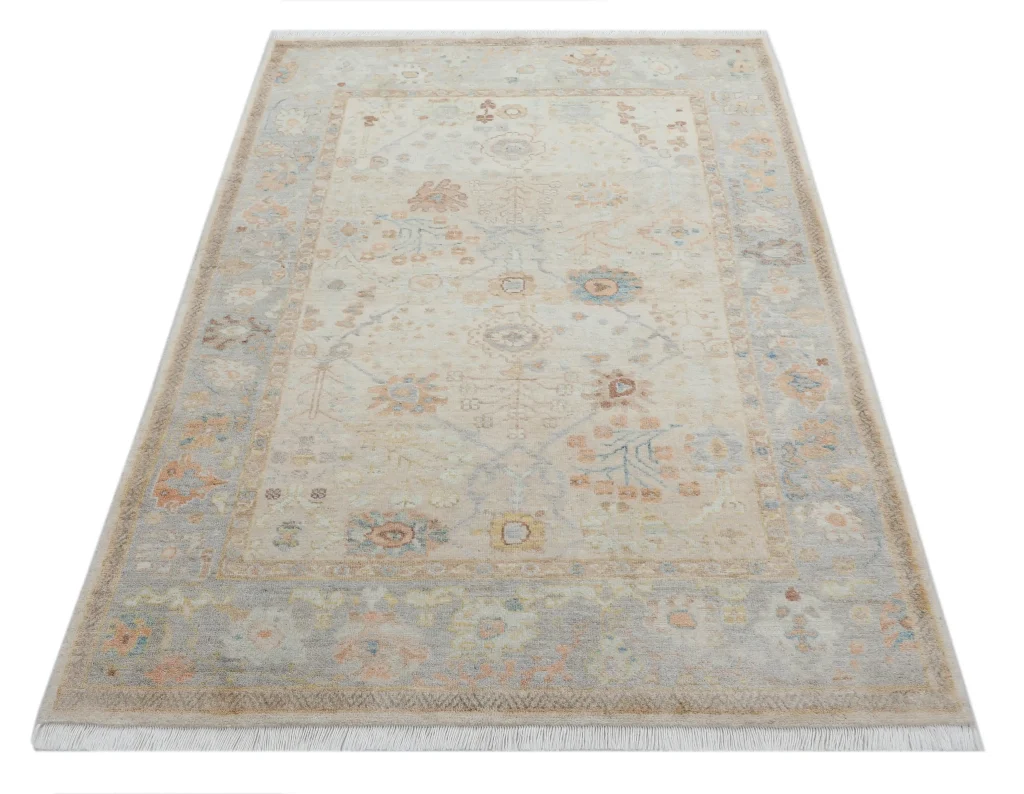 فرش دستبافت سلطان‌آباد طرح شکوفه بژ